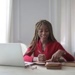 9 key factors in choosing essay topics